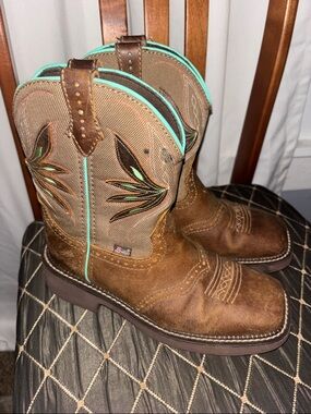 Justin Boots Brown Leather Ankle Work Booties with Turquoise Trim